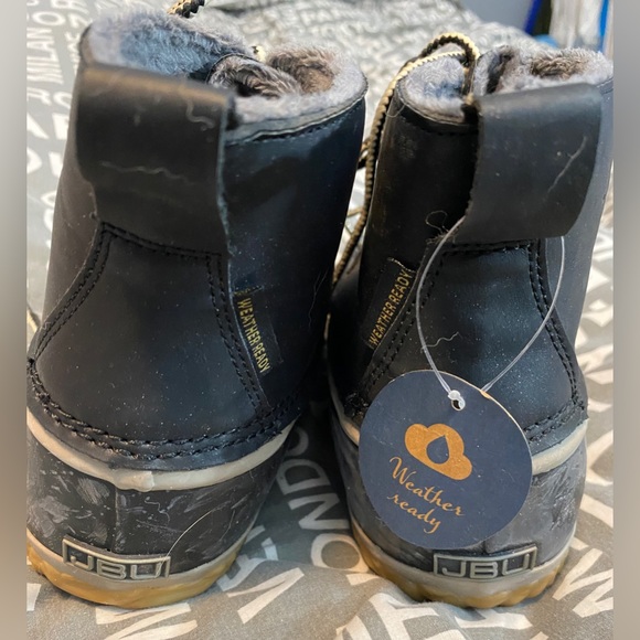 Jambu (JBU) new with tags, rubber duck books. - Picture 2 of 10